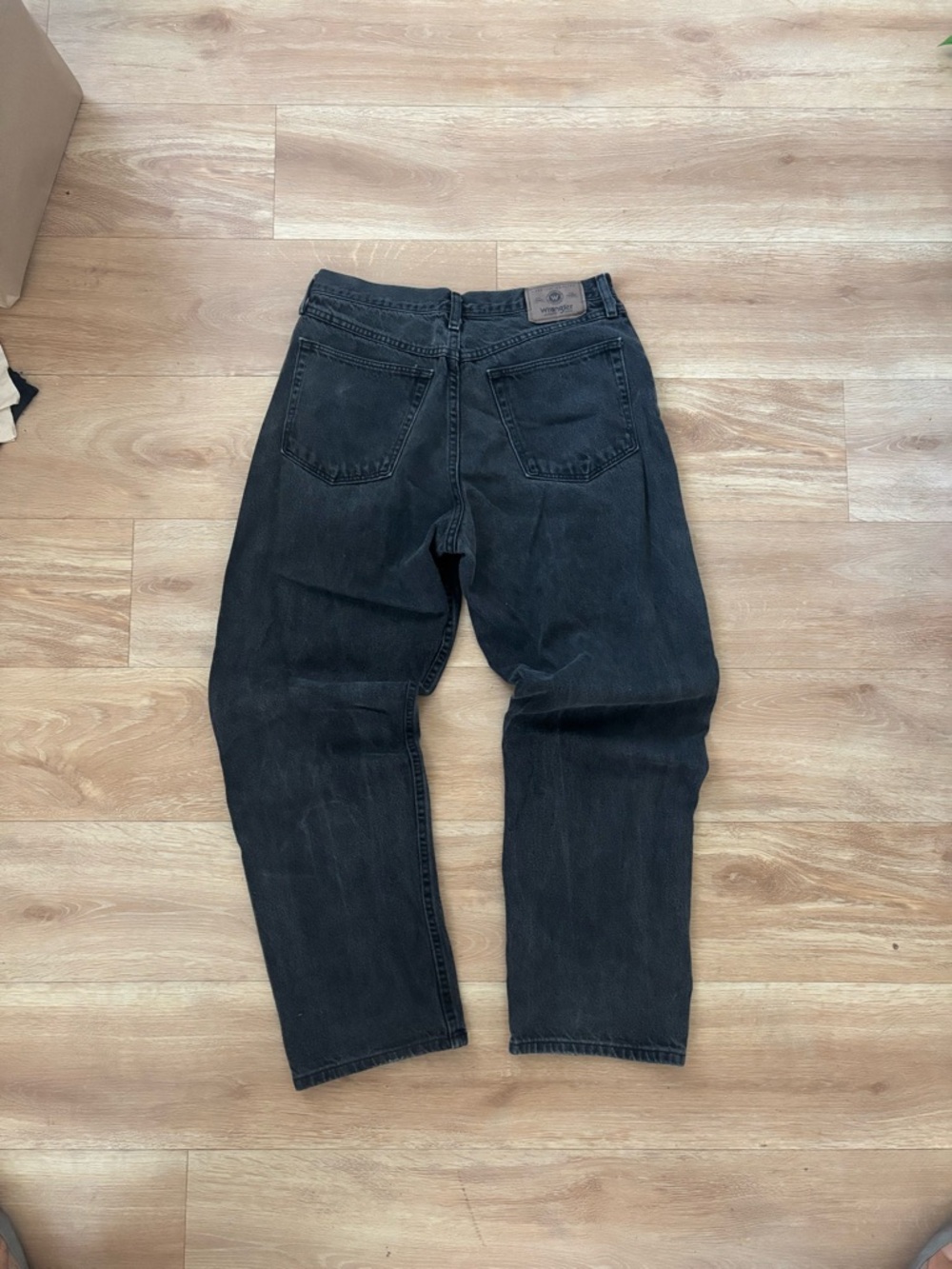 Wrangler Black Relaxed Fit Men's Jeans
